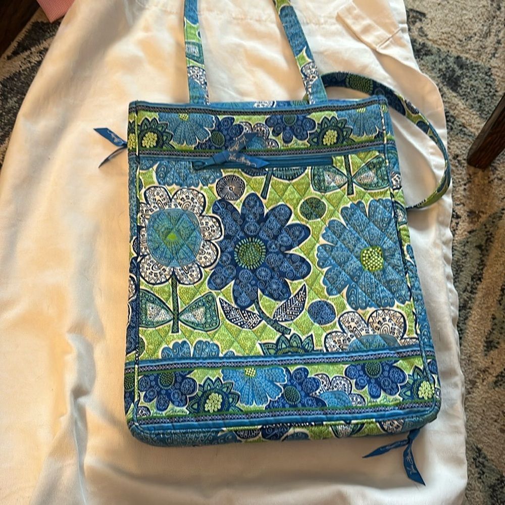 Vera Bradley Retired Doodle Daisy Laptop Travel Tote( 15”)